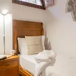 Emily's House - Authentic By Rent Lägenhet Torno