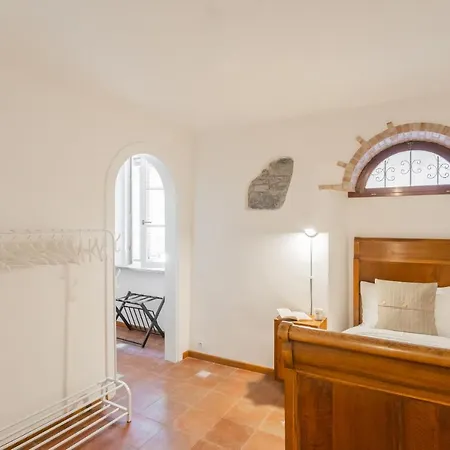 Emily's House - Authentic By Rent