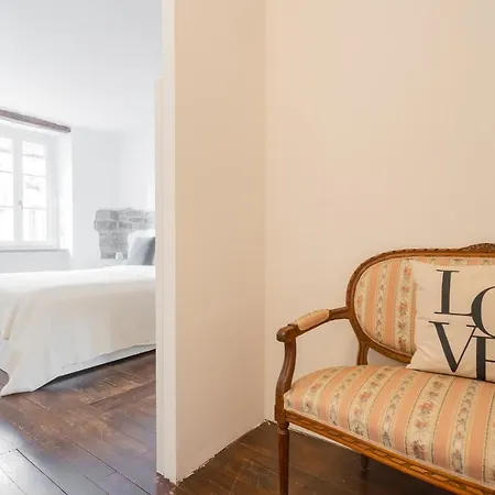 Emily's House - Authentic By Rent شقة *