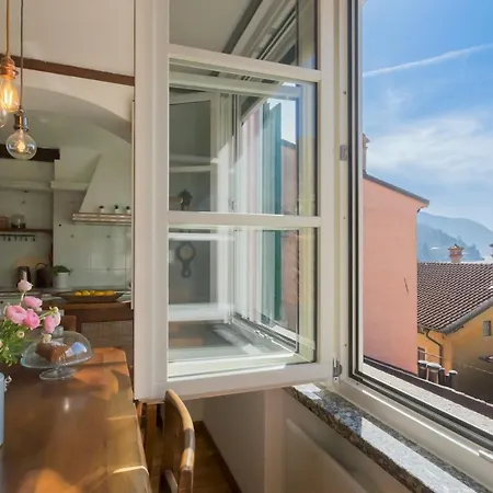 Emily's House - Authentic By Rent Apartment Torno