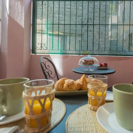 Emily's House - Authentic By Rent شقة *