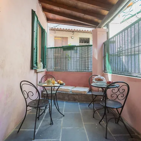 Emilys Holiday House By Rent All Como דירה *