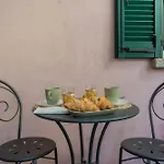 Emily's House - Authentic By Rent