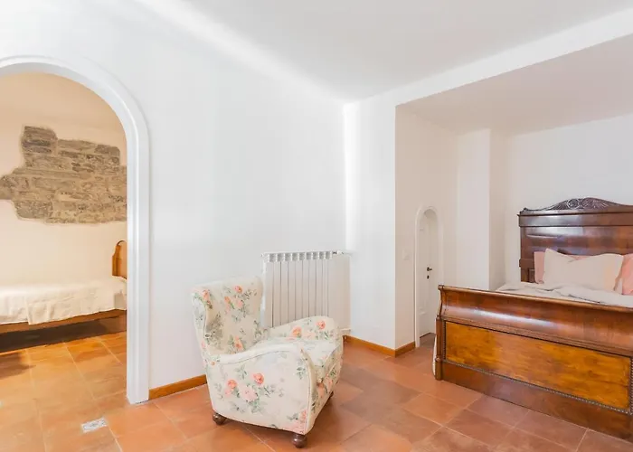 Emily's House - Authentic By Rent Apartament Torno